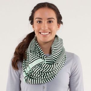 lululemon athletica vinyasa scarf